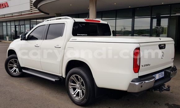 Tenga Tsaru Mercedes‒Benz X-klasse Concept Chena Mota in Livingstone in Zambia Tenga Tsaru Mercedes‒Benz X-klasse Concept Chena Mota in Livingstone in Zambia