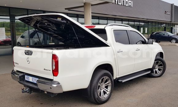 Tenga Tsaru Mercedes‒Benz X-klasse Concept Chena Mota in Livingstone in Zambia Tenga Tsaru Mercedes‒Benz X-klasse Concept Chena Mota in Livingstone in Zambia