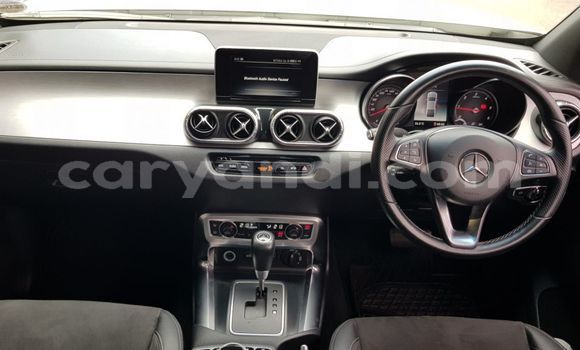 Tenga Tsaru Mercedes‒Benz X-klasse Concept Chena Mota in Livingstone in Zambia Tenga Tsaru Mercedes‒Benz X-klasse Concept Chena Mota in Livingstone in Zambia