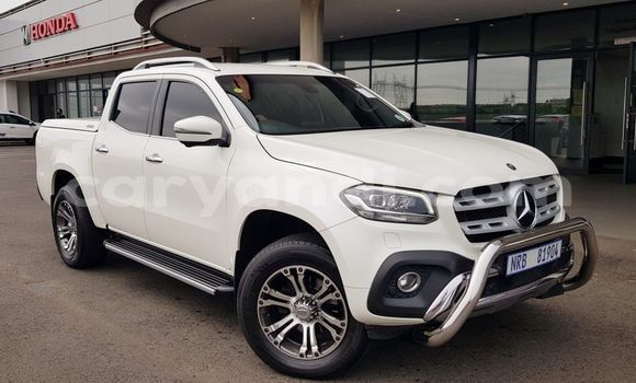 Tenga Tsaru Mercedes‒Benz X-klasse Concept Chena Mota in Livingstone in Zambia Tenga Tsaru Mercedes‒Benz X-klasse Concept Chena Mota in Livingstone in Zambia