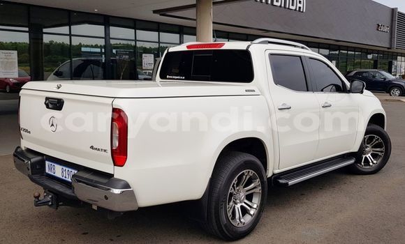 Tenga Tsaru Mercedes‒Benz X-klasse Concept Chena Mota in Livingstone in Zambia Tenga Tsaru Mercedes‒Benz X-klasse Concept Chena Mota in Livingstone in Zambia