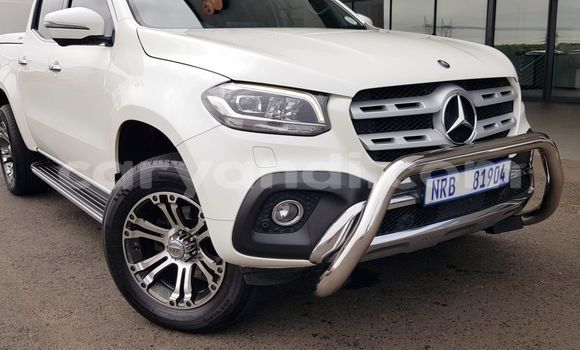 Tenga Tsaru Mercedes‒Benz X-klasse Concept Chena Mota in Livingstone in Zambia Tenga Tsaru Mercedes‒Benz X-klasse Concept Chena Mota in Livingstone in Zambia