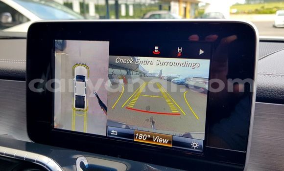 Tenga Tsaru Mercedes‒Benz X-klasse Concept Chena Mota in Livingstone in Zambia Tenga Tsaru Mercedes‒Benz X-klasse Concept Chena Mota in Livingstone in Zambia