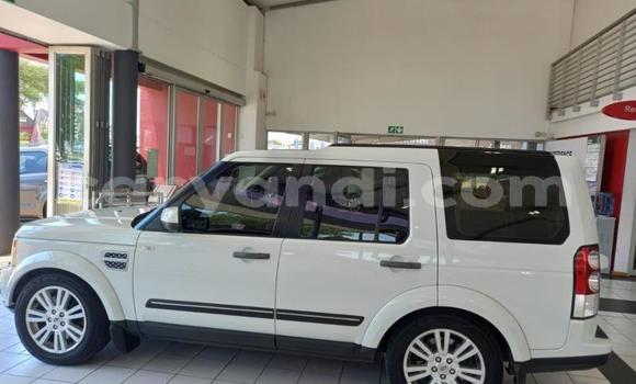 Tenga Tsaru Land Rover Discovery Chena Mota in Livingstone in Zambia Tenga Tsaru Land Rover Discovery Chena Mota in Livingstone in Zambia