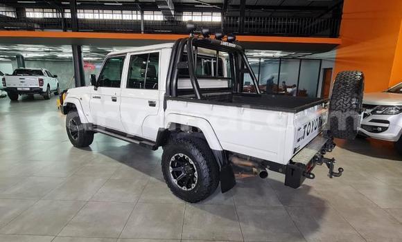 Buy Used Toyota Land Cruiser White Car in Lusaka in Zambia Buy Used Toyota Land Cruiser White Car in Lusaka in Zambia