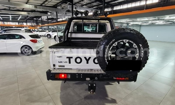 Buy Used Toyota Land Cruiser White Car in Lusaka in Zambia Buy Used Toyota Land Cruiser White Car in Lusaka in Zambia
