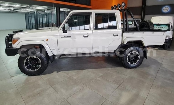 Buy Used Toyota Land Cruiser White Car in Lusaka in Zambia Buy Used Toyota Land Cruiser White Car in Lusaka in Zambia