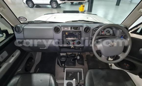 Buy Used Toyota Land Cruiser White Car in Lusaka in Zambia Buy Used Toyota Land Cruiser White Car in Lusaka in Zambia
