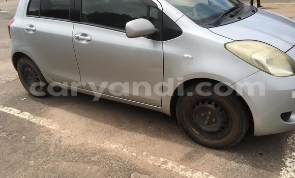 Acheter Occasion Voiture Toyota Vitz Gris à Lusaka, Zambie Acheter Occasion Voiture Toyota Vitz Gris à Lusaka, Zambie