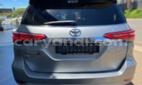 Buy Used Toyota Fortuner Silver Car in Chingola in Zambia Buy Used Toyota Fortuner Silver Car in Chingola in Zambia