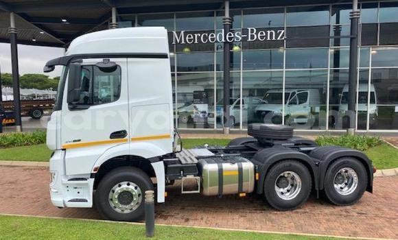Buy Used Mercedes–Benz 2644 White Truck in Lusaka in Zambia Buy Used Mercedes–Benz 2644 White Truck in Lusaka in Zambia