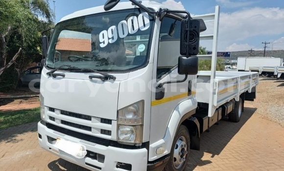 Buy Used Isuzu FTR 850 White Truck in Kabwe in Zambia