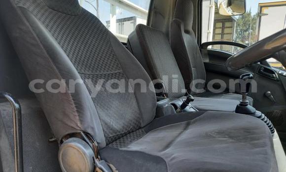 Nunua Ilio tumika Isuzu FTR 850 Nyeupe Lori ndani ya Kabwe nchini Zambia Nunua Ilio tumika Isuzu FTR 850 Nyeupe Lori ndani ya Kabwe nchini Zambia