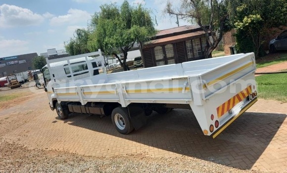 Nunua Ilio tumika Isuzu FTR 850 Nyeupe Lori ndani ya Kabwe nchini Zambia Nunua Ilio tumika Isuzu FTR 850 Nyeupe Lori ndani ya Kabwe nchini Zambia