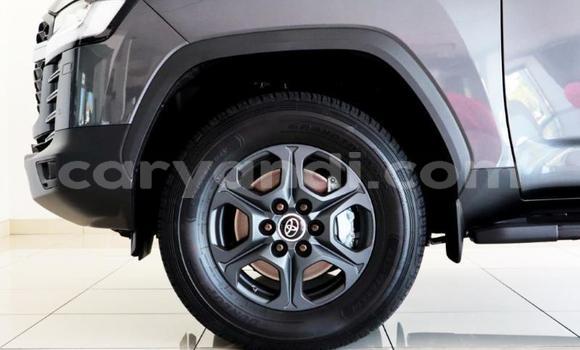 Buy Used Toyota Land Cruiser Silver Car in Lusaka in Zambia Buy Used Toyota Land Cruiser Silver Car in Lusaka in Zambia