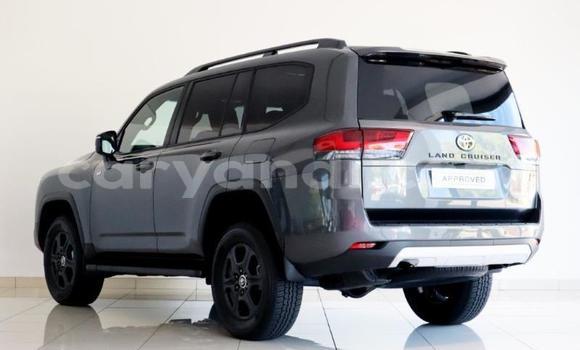 Buy Used Toyota Land Cruiser Silver Car in Lusaka in Zambia Buy Used Toyota Land Cruiser Silver Car in Lusaka in Zambia