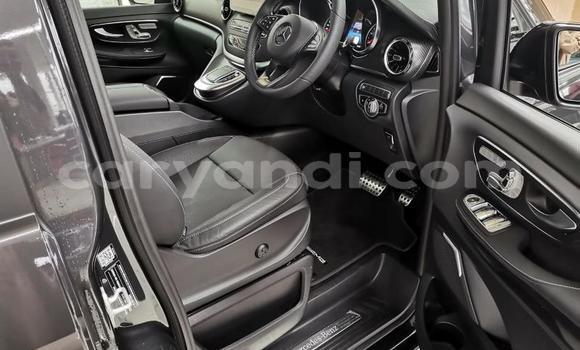 Acheter Occasion Voiture Mercedes‒Benz V-klasse Noir à Lusaka, Zambie Acheter Occasion Voiture Mercedes‒Benz V-klasse Noir à Lusaka, Zambie