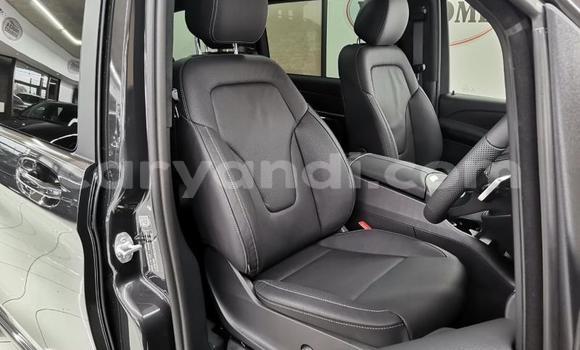 Acheter Occasion Voiture Mercedes‒Benz V-klasse Noir à Lusaka, Zambie Acheter Occasion Voiture Mercedes‒Benz V-klasse Noir à Lusaka, Zambie