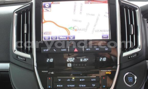 Buy Used Toyota Land Cruiser White Car in Livingstone in Zambia Buy Used Toyota Land Cruiser White Car in Livingstone in Zambia