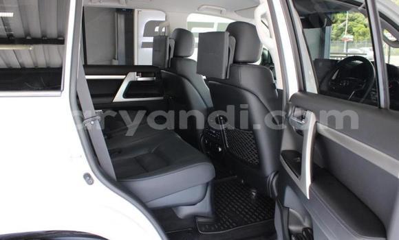 Buy Used Toyota Land Cruiser White Car in Livingstone in Zambia Buy Used Toyota Land Cruiser White Car in Livingstone in Zambia