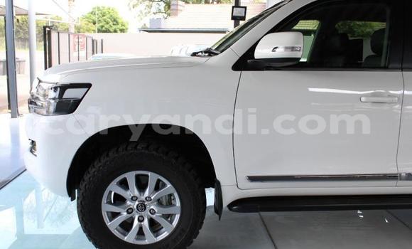 Buy Used Toyota Land Cruiser White Car in Livingstone in Zambia Buy Used Toyota Land Cruiser White Car in Livingstone in Zambia