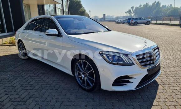 Tenga Tsaru Mercedes‒Benz S–Class Chena Mota in Lusaka in Zambia