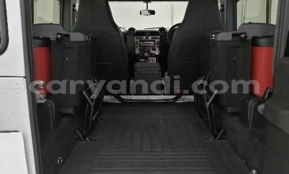 Acheter Occasion Voiture Land Rover Defender Blanc à Lusaka, Zambie Acheter Occasion Voiture Land Rover Defender Blanc à Lusaka, Zambie