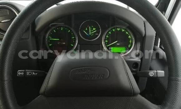 Acheter Occasion Voiture Land Rover Defender Blanc à Lusaka, Zambie Acheter Occasion Voiture Land Rover Defender Blanc à Lusaka, Zambie