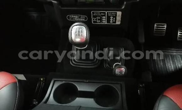 Acheter Occasion Voiture Land Rover Defender Blanc à Lusaka, Zambie Acheter Occasion Voiture Land Rover Defender Blanc à Lusaka, Zambie