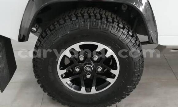 Acheter Occasion Voiture Land Rover Defender Blanc à Lusaka, Zambie Acheter Occasion Voiture Land Rover Defender Blanc à Lusaka, Zambie