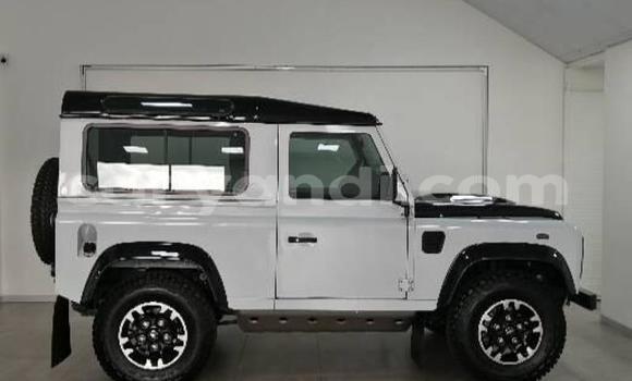 Acheter Occasion Voiture Land Rover Defender Blanc à Lusaka, Zambie Acheter Occasion Voiture Land Rover Defender Blanc à Lusaka, Zambie