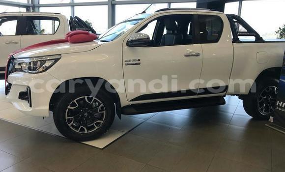 Buy Used Toyota Hilux White Car in Chilanga in Lusaka