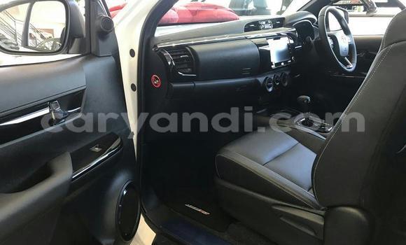 Buy Used Toyota Hilux White Car in Chilanga in Lusaka Buy Used Toyota Hilux White Car in Chilanga in Lusaka