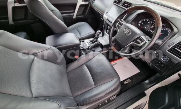 Acheter Occasion Voiture Toyota Land Cruiser Prado Blanc à Lusaka, Zambie Acheter Occasion Voiture Toyota Land Cruiser Prado Blanc à Lusaka, Zambie