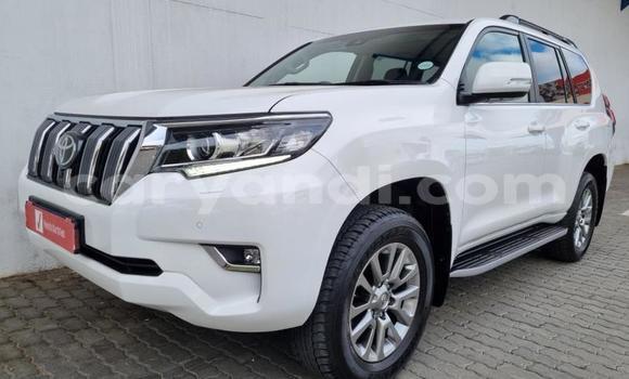 Acheter Occasion Voiture Toyota Land Cruiser Prado Blanc à Lusaka, Zambie Acheter Occasion Voiture Toyota Land Cruiser Prado Blanc à Lusaka, Zambie