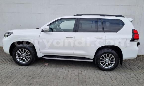 Acheter Occasion Voiture Toyota Land Cruiser Prado Blanc à Lusaka, Zambie Acheter Occasion Voiture Toyota Land Cruiser Prado Blanc à Lusaka, Zambie