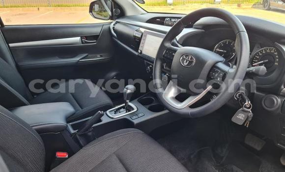 Acheter Occasion Voiture Toyota Hilux Marron à Lusaka, Zambie Acheter Occasion Voiture Toyota Hilux Marron à Lusaka, Zambie