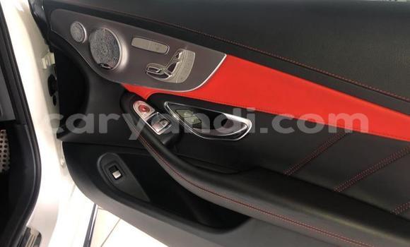 Acheter Occasion Voiture Mercedes‒Benz C-klasse AMG Blanc à Lusaka, Zambie Acheter Occasion Voiture Mercedes‒Benz C-klasse AMG Blanc à Lusaka, Zambie