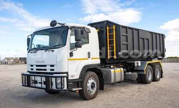 Buy Used Isuzu FTR 850 White Truck in Lusaka in Zambia