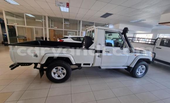 Acheter Occasion Voiture Toyota Land Cruiser Blanc à Lusaka, Zambie Acheter Occasion Voiture Toyota Land Cruiser Blanc à Lusaka, Zambie