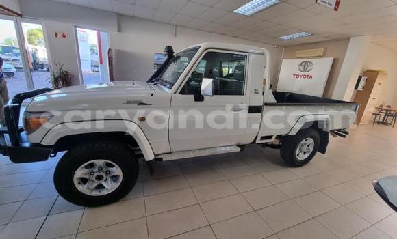 Acheter Occasion Voiture Toyota Land Cruiser Blanc à Lusaka, Zambie Acheter Occasion Voiture Toyota Land Cruiser Blanc à Lusaka, Zambie