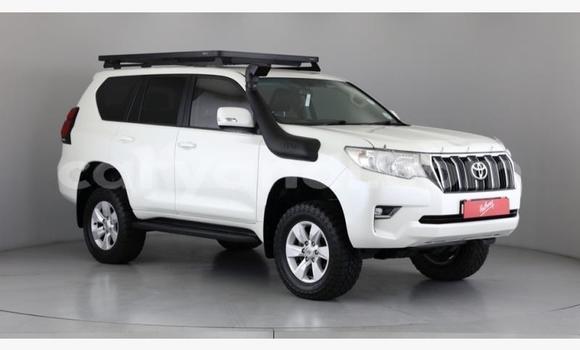 Acheter Occasion Voiture Toyota Land Cruiser Prado Blanc à Lusaka, Zambie