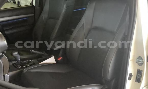 Acheter Occasion Voiture Toyota Hilux Blanc à Chingola, Zambie Acheter Occasion Voiture Toyota Hilux Blanc à Chingola, Zambie