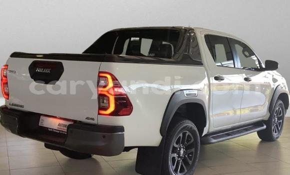 Acheter Occasion Voiture Toyota Hilux Blanc à Chingola, Zambie Acheter Occasion Voiture Toyota Hilux Blanc à Chingola, Zambie
