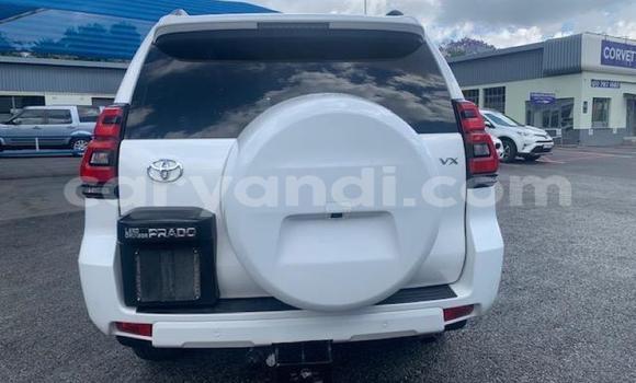Acheter Occasion Voiture Toyota Land Cruiser Prado Blanc à Chingola, Zambie Acheter Occasion Voiture Toyota Land Cruiser Prado Blanc à Chingola, Zambie