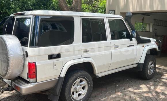 Acheter Occasion Voiture Toyota Land Cruiser Blanc à Lusaka, Zambie Acheter Occasion Voiture Toyota Land Cruiser Blanc à Lusaka, Zambie