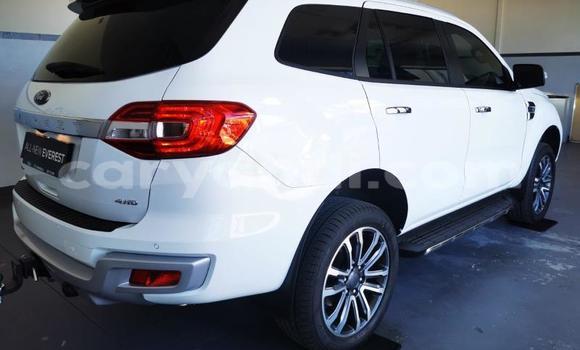 Acheter Occasion Voiture Ford Everest Blanc à Lusaka, Zambie Acheter Occasion Voiture Ford Everest Blanc à Lusaka, Zambie