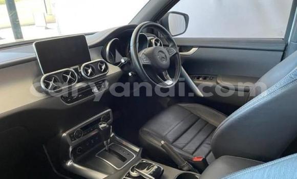 Tenga Tsaru Mercedes‒Benz X-klasse Concept Chena Mota in Livingstone in Zambia Tenga Tsaru Mercedes‒Benz X-klasse Concept Chena Mota in Livingstone in Zambia