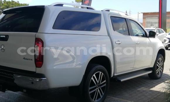 Buy Used Mercedes‒Benz X-klasse Concept White Car in Chingola in Zambia Buy Used Mercedes‒Benz X-klasse Concept White Car in Chingola in Zambia