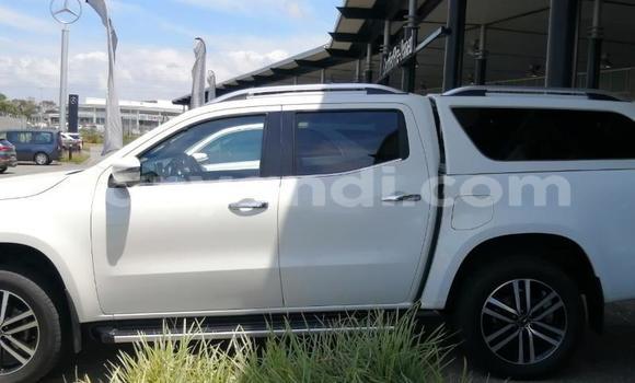 Buy Used Mercedes‒Benz X-klasse Concept White Car in Chingola in Zambia Buy Used Mercedes‒Benz X-klasse Concept White Car in Chingola in Zambia